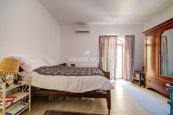 Image No.9-4 Bed House for sale