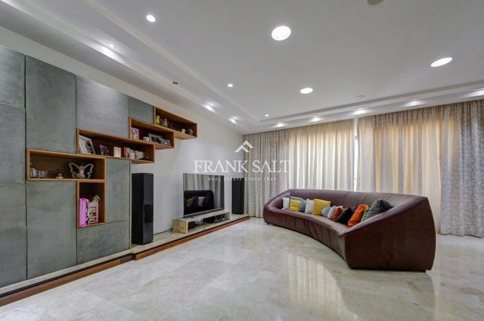 Image No.2-Appartement de 3 chambres à vendre à Zabbar