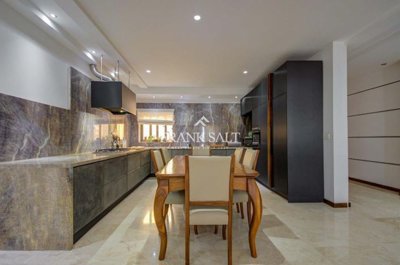 d514a742-d934-4c15-bee1-383cad28cade