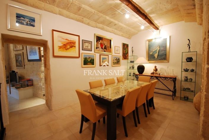 Image No.1-5 Bed Farmhouse for sale