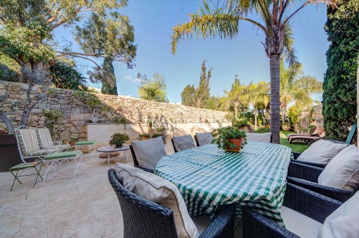 Image No.21-5 Bed Farmhouse for sale