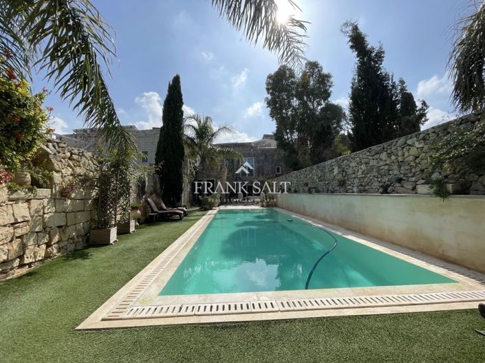 Image No.5-5 Bed Farmhouse for sale