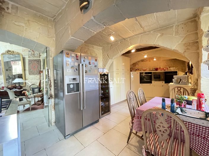 Image No.51-5 Bed Farmhouse for sale