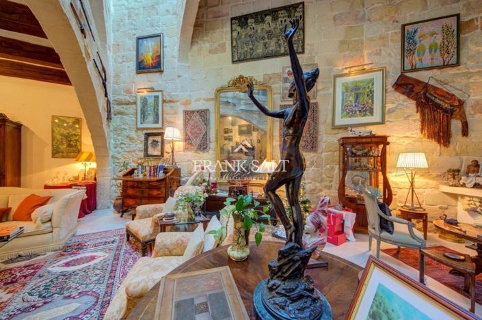 Image No.59-5 Bed Farmhouse for sale