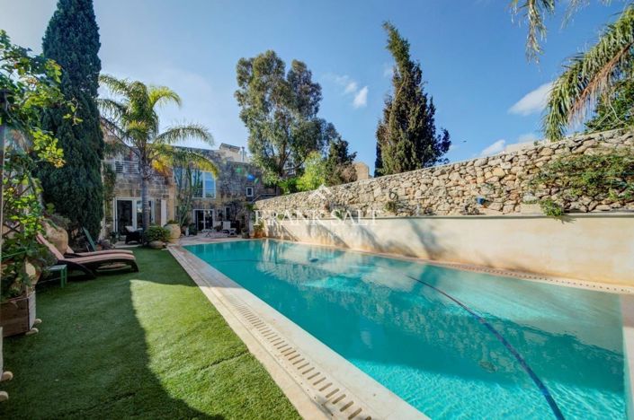 Image No.9-5 Bed Farmhouse for sale