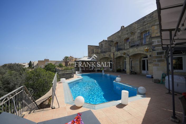 Image No.3-4 Bed Farmhouse for sale