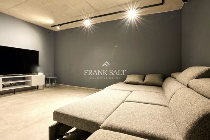 Image No.20-3 Bed Farmhouse for sale