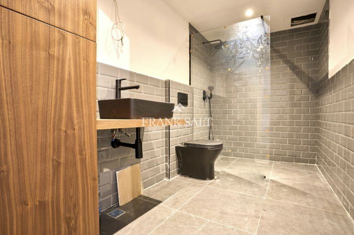 Image No.22-3 Bed Farmhouse for sale