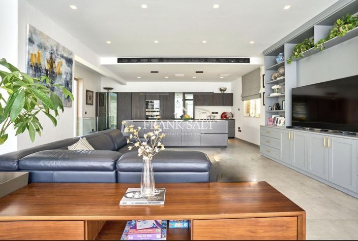 Image No.6-3 Bed Farmhouse for sale