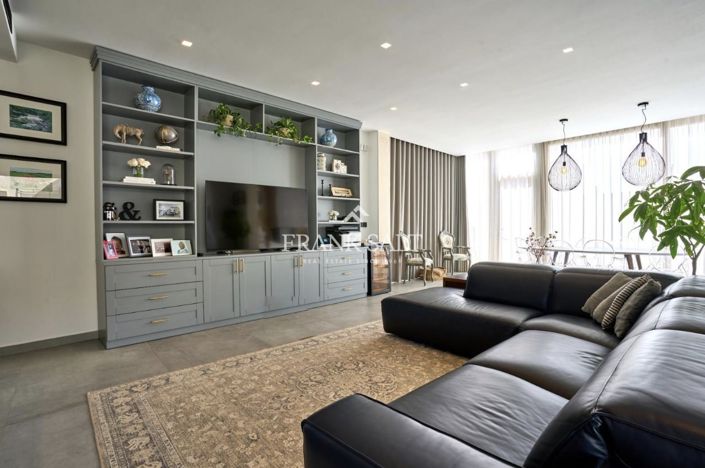 Image No.8-3 Bed Farmhouse for sale