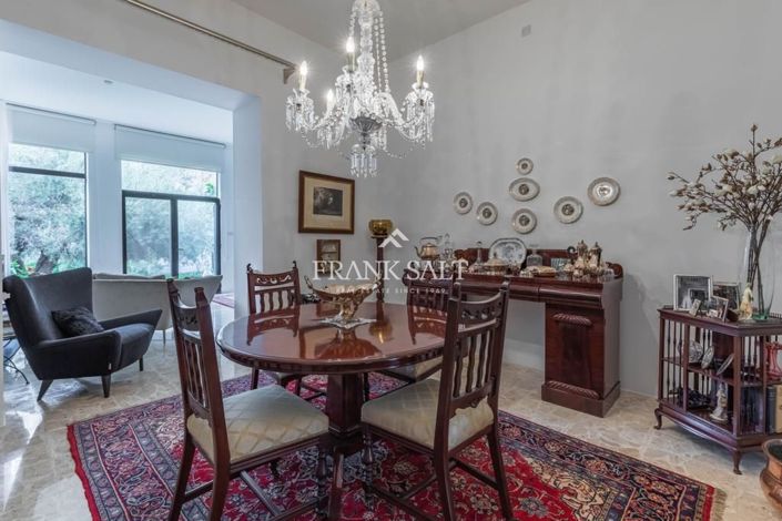 Image No.10-3 Bed Townhouse for sale