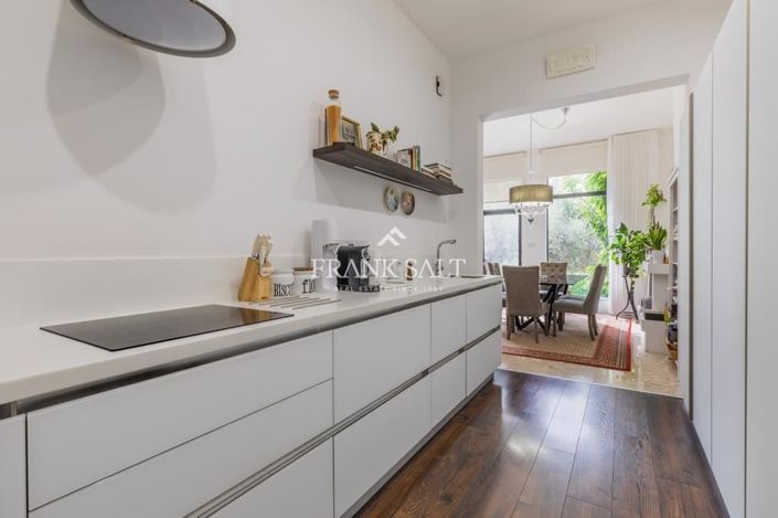 Image No.15-3 Bed Townhouse for sale