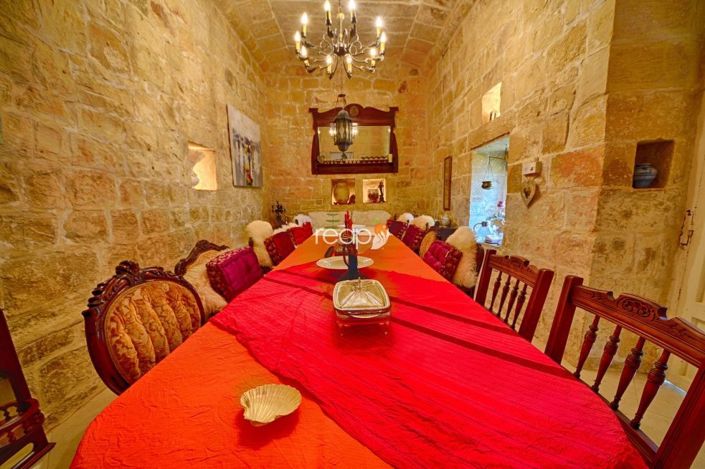 Image No.12-4 Bed Farmhouse for sale