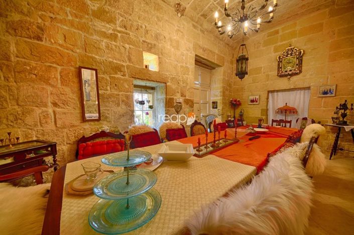 Image No.13-4 Bed Farmhouse for sale