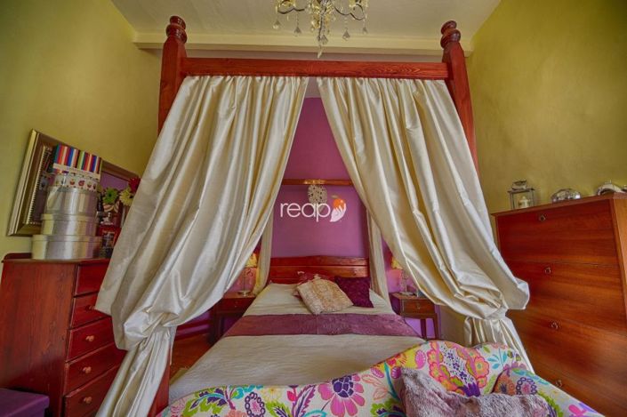 Image No.15-4 Bed Farmhouse for sale