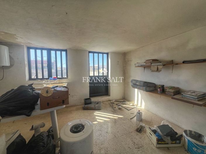 Image No.19-3 Bed Townhouse for sale