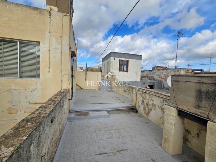 Image No.18-3 Bed Townhouse for sale