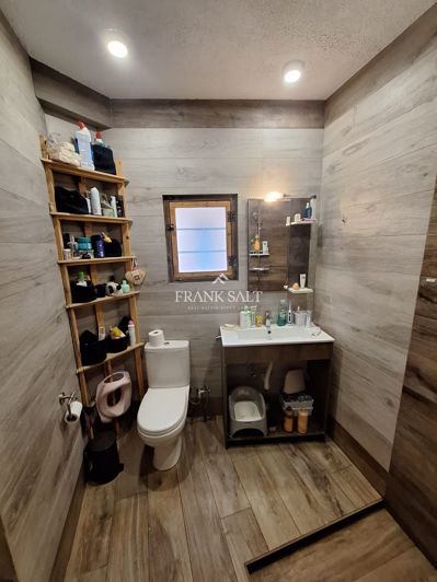 Image No.10-2 Bed Townhouse for sale