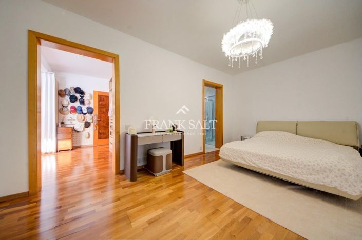 Image No.21-5 Bed Penthouse for sale