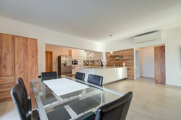 Image No.2-4 Bed Penthouse for sale