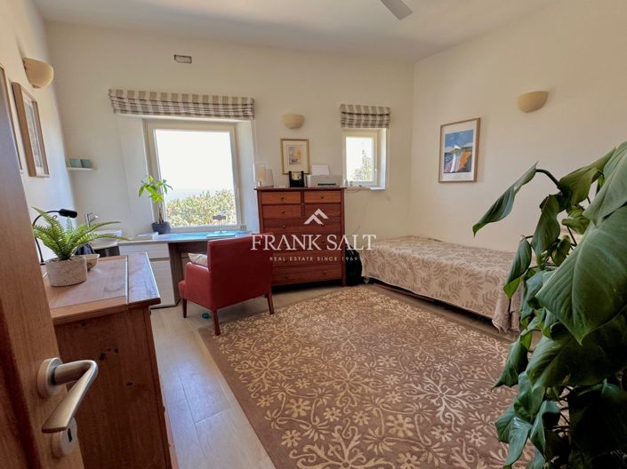 Image No.10-4 Bed Farmhouse for sale