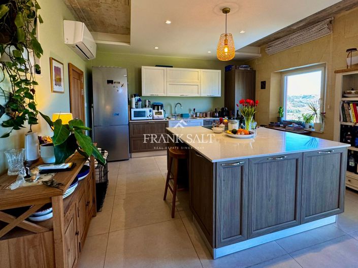 Image No.6-4 Bed Farmhouse for sale