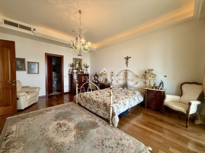 Image No.11-3 Bed Apartment for sale