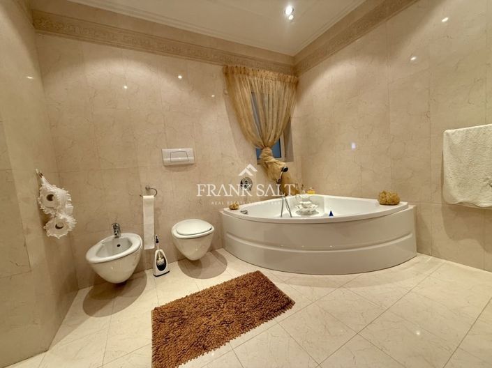 Image No.13-3 Bed Apartment for sale