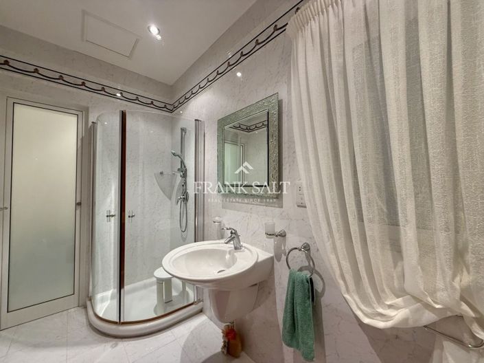 Image No.15-3 Bed Apartment for sale