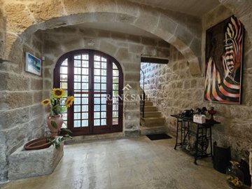 cea7247d-9a84-465b-b4c3-6d73605b3373