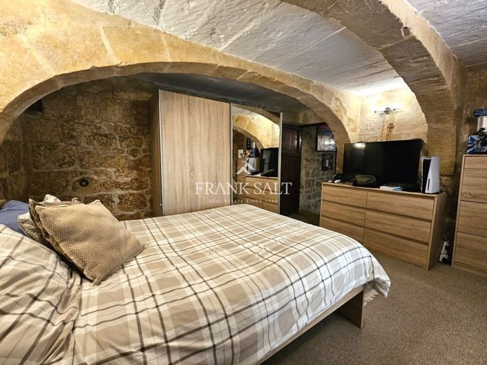 Image No.13-3 Bed Farmhouse for sale