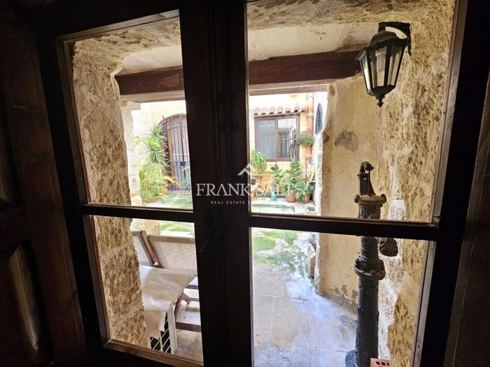 Image No.14-3 Bed Farmhouse for sale