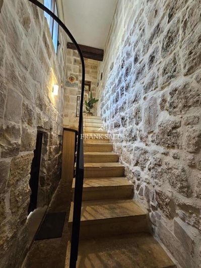 Image No.16-3 Bed Farmhouse for sale