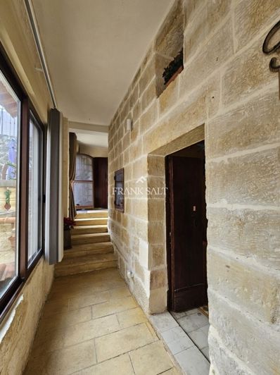 Image No.17-3 Bed Farmhouse for sale