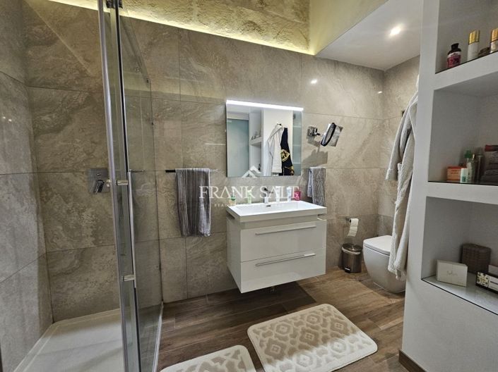 Image No.22-3 Bed Farmhouse for sale