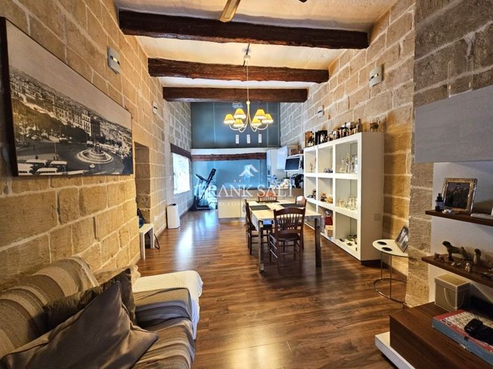 Image No.28-3 Bed Farmhouse for sale