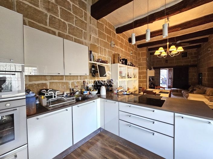 Image No.30-3 Bed Farmhouse for sale