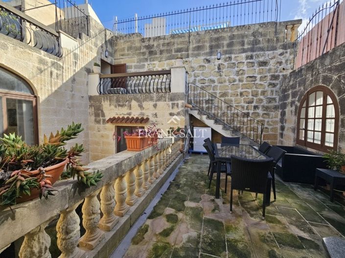 Image No.32-3 Bed Farmhouse for sale