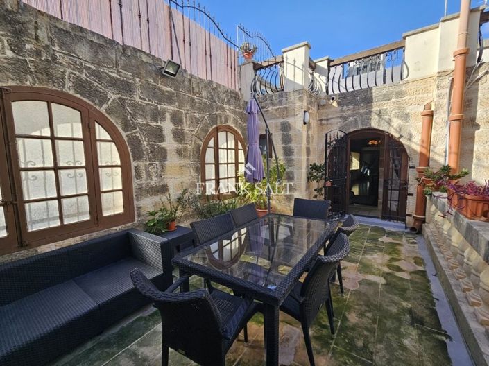 Image No.34-3 Bed Farmhouse for sale