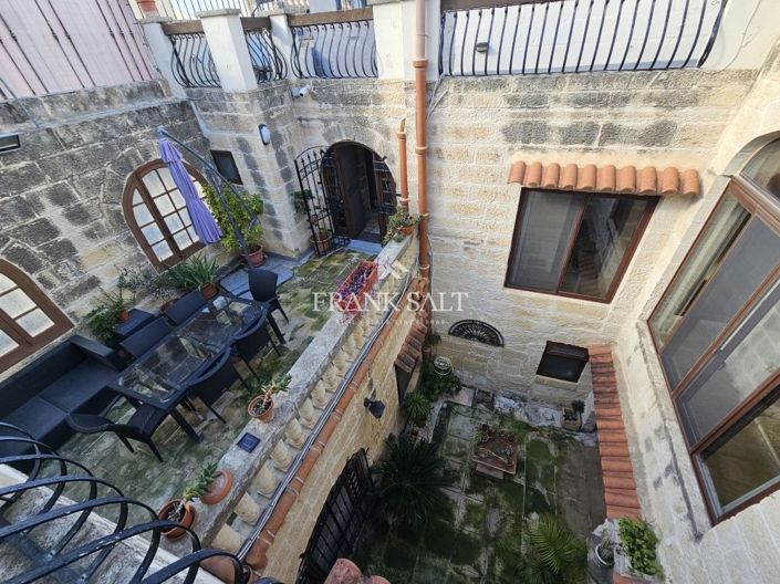 Image No.37-3 Bed Farmhouse for sale