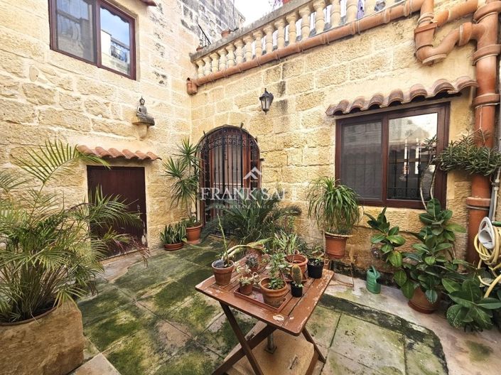 Image No.6-3 Bed Farmhouse for sale