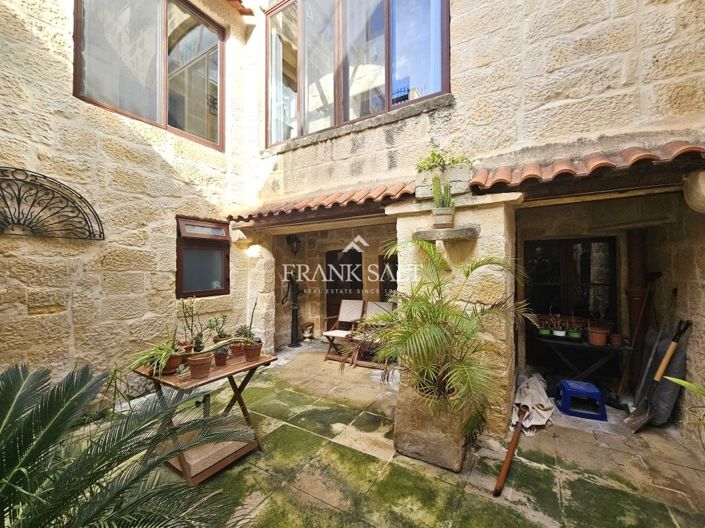 Image No.7-3 Bed Farmhouse for sale