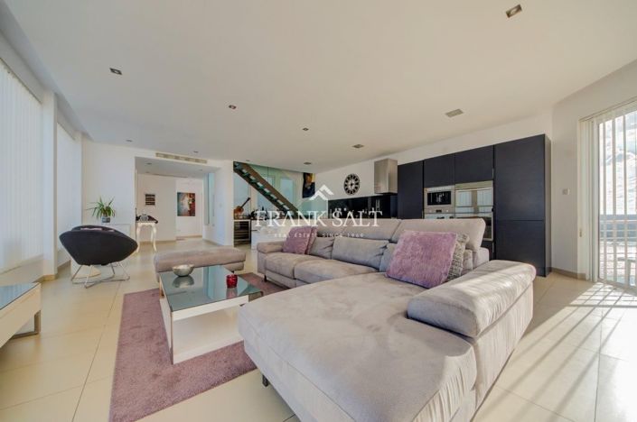 Image No.26-4 Bed Penthouse for sale