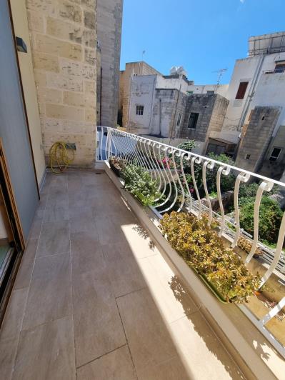 Image No.6-3 Bed Townhouse for sale