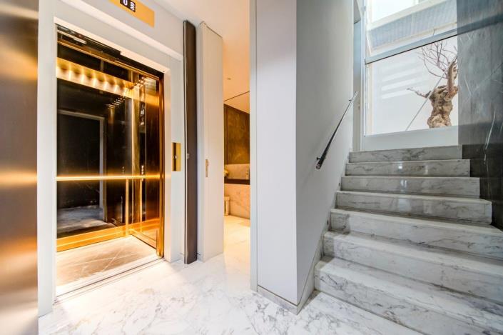 Image No.10-5 Bed Villa for sale