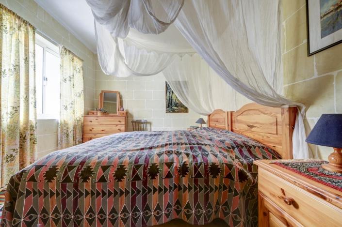 Image No.24-3 Bed Apartment for sale