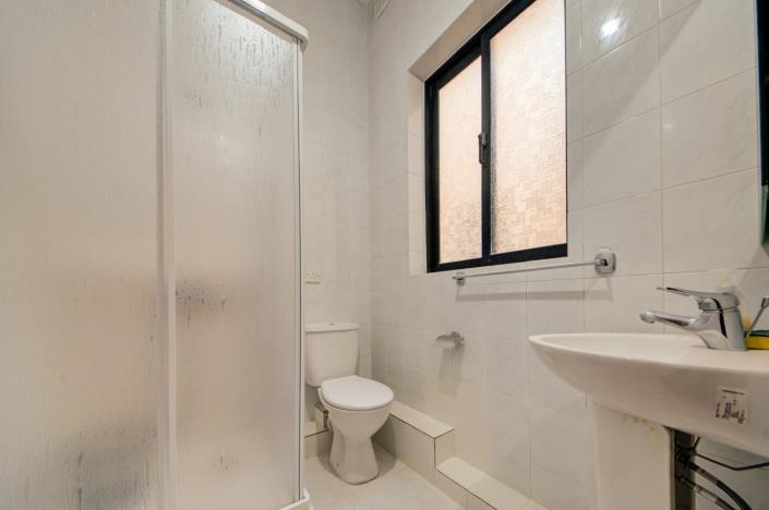 Image No.17-4 Bed Apartment for sale