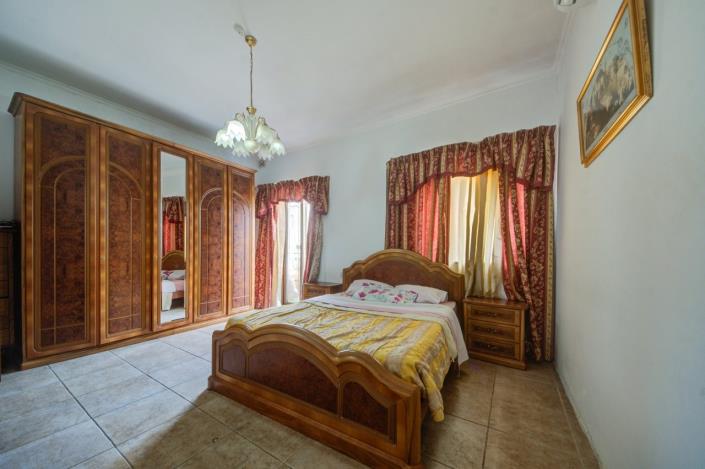 Image No.17-3 Bed House for sale