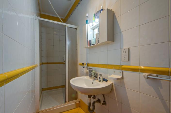 Image No.18-3 Bed House for sale