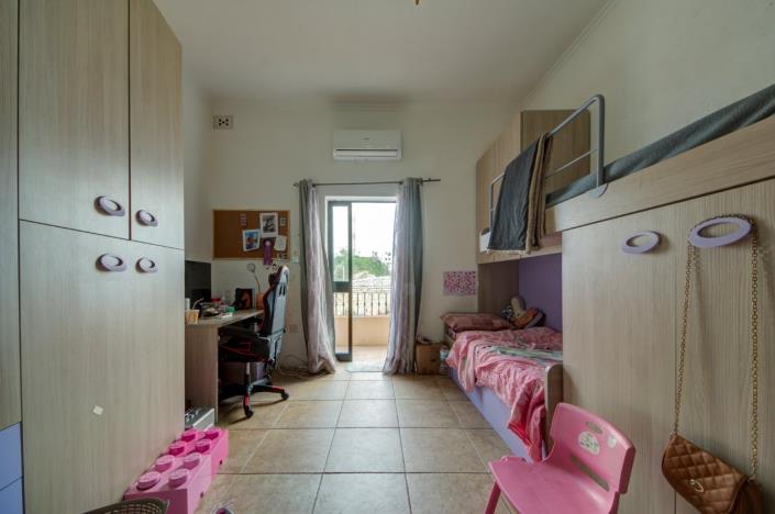 Image No.24-3 Bed House for sale